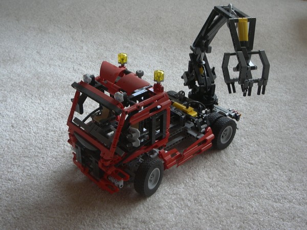 Truck with Claw Lego Model