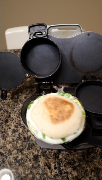 Place Sandwich on Plate